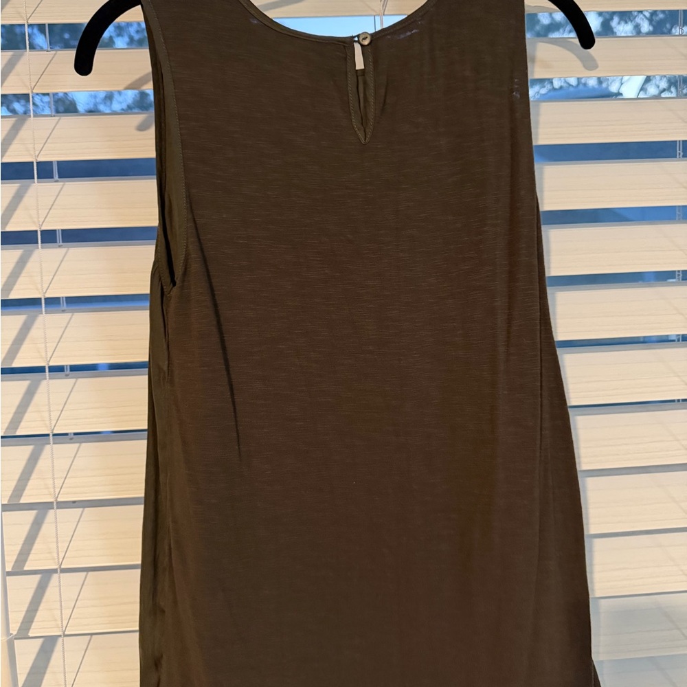 Dolan Forest Green Sleeveless Tank - Picture 2 of 3